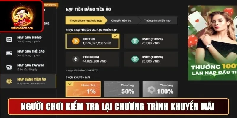 Người chơi kiểm tra lại chương trình khuyến mãi